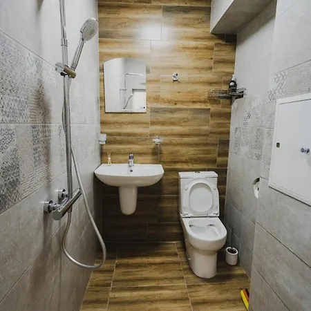 Apartmán модерен ирида с басейн и градина *
